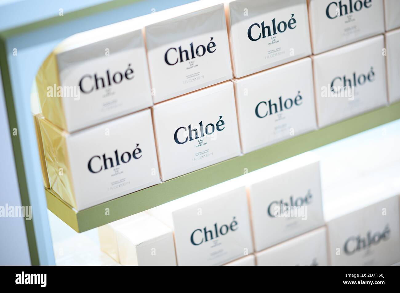 Chloe perfume hi-res stock photography and images - Alamy