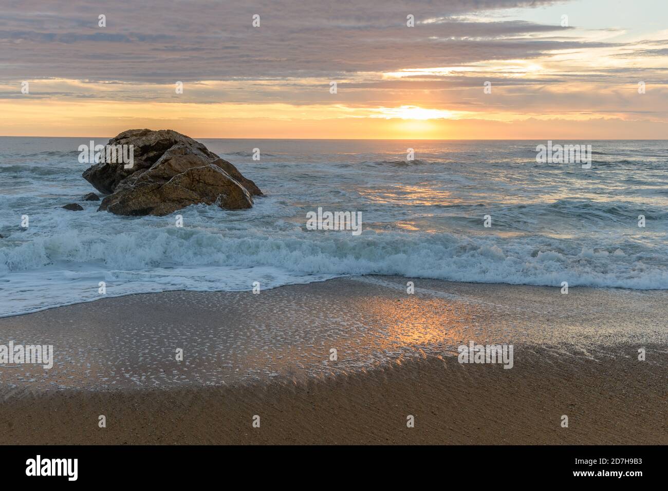 Beautiful sunset at the atlantic coast in France Stock Photo - Alamy
