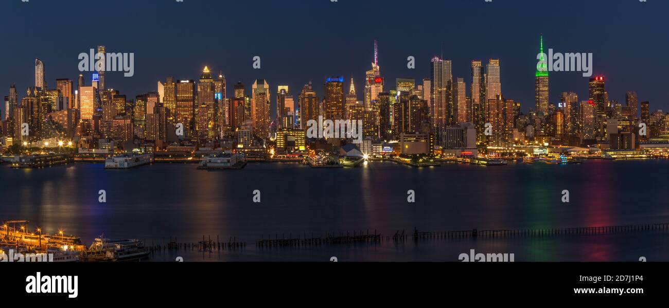 New York Skyline along the Hudson River Stock Photo - Alamy
