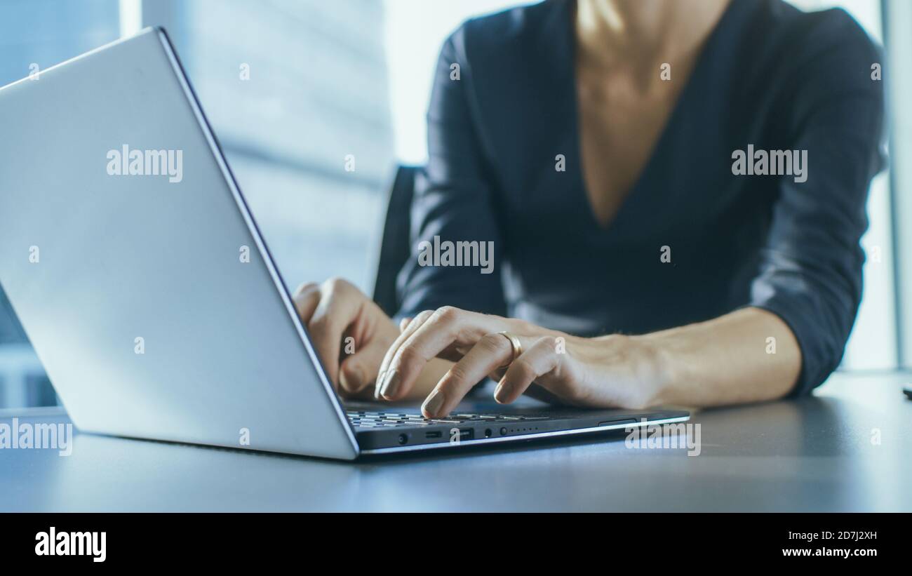 Close up businesswomans hands typing hi-res stock photography and ...