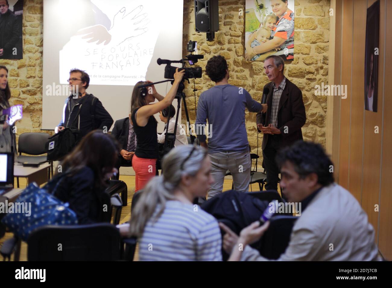 Press Conférence about poverty and precariousness at French popular relief in paris rue Froissart Stock Photo