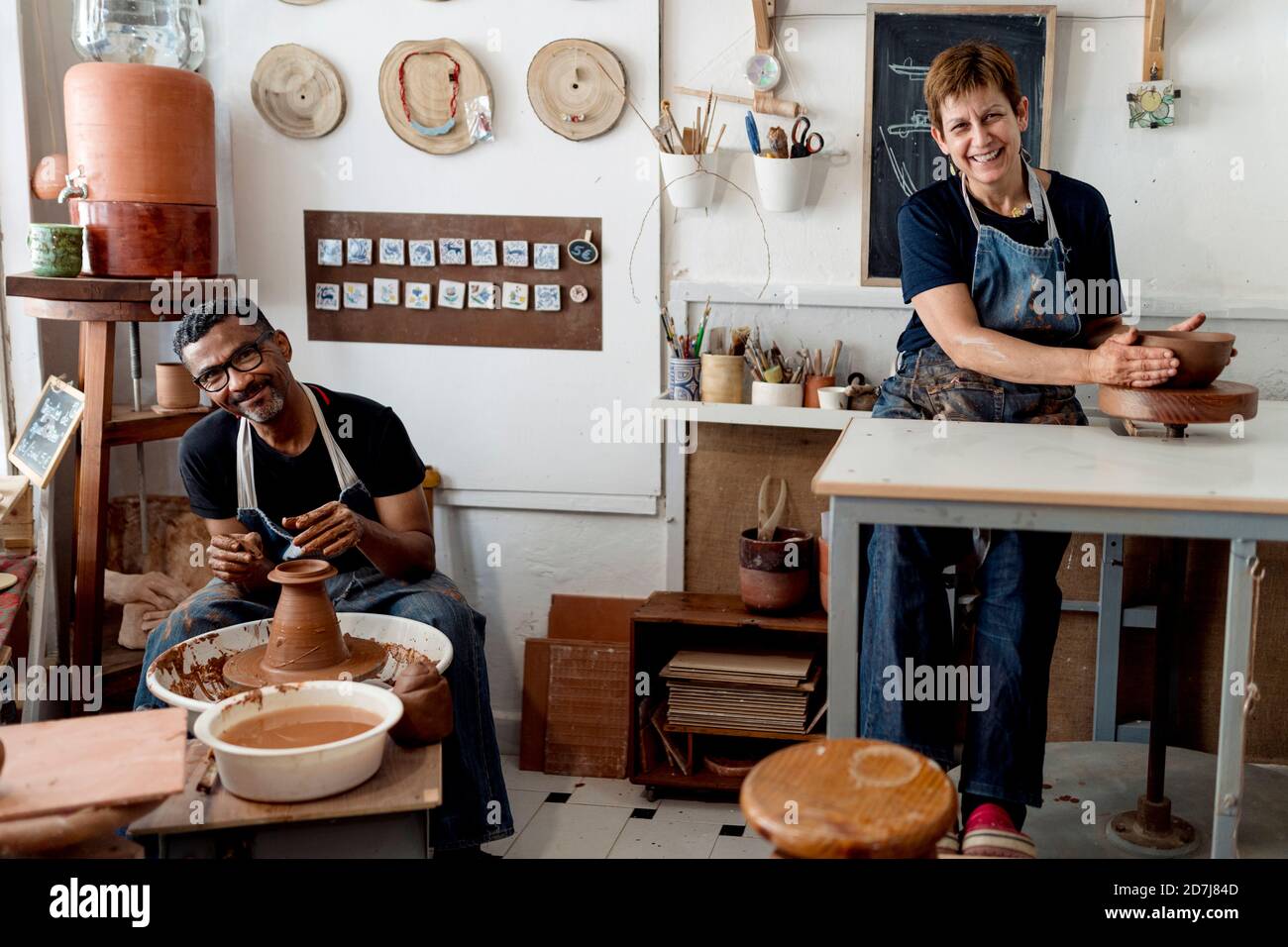 Female potters hi res stock photography and images Alamy