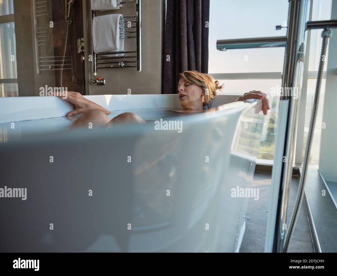 Sleep in the bathroom hires stock photography and images Alamy