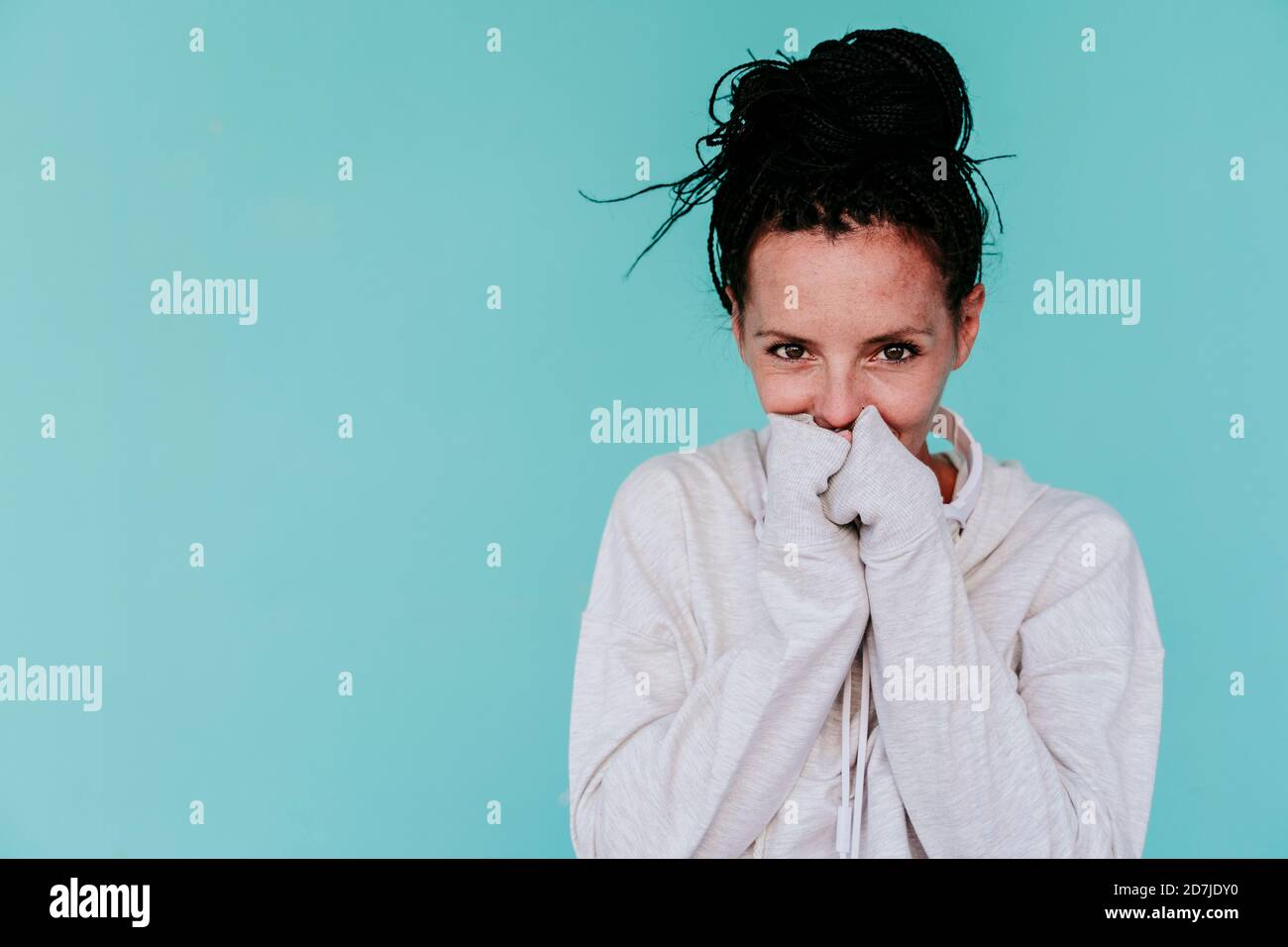 Black women hair bun hi-res stock photography and images - Alamy