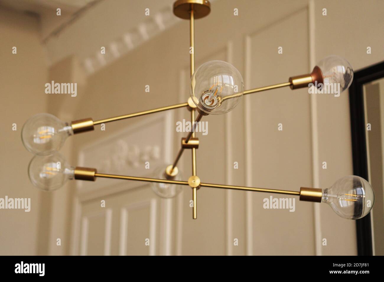 Loft chandelier with bulbs indoor, modern design Stock Photo Alamy
