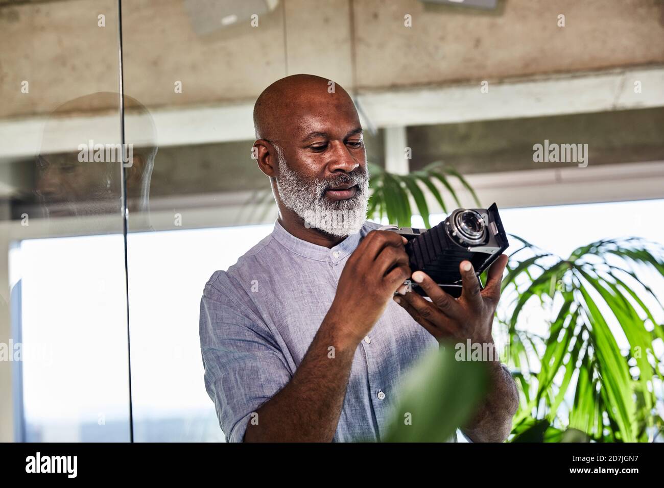 Using digital camera hi-res stock photography and images - Alamy