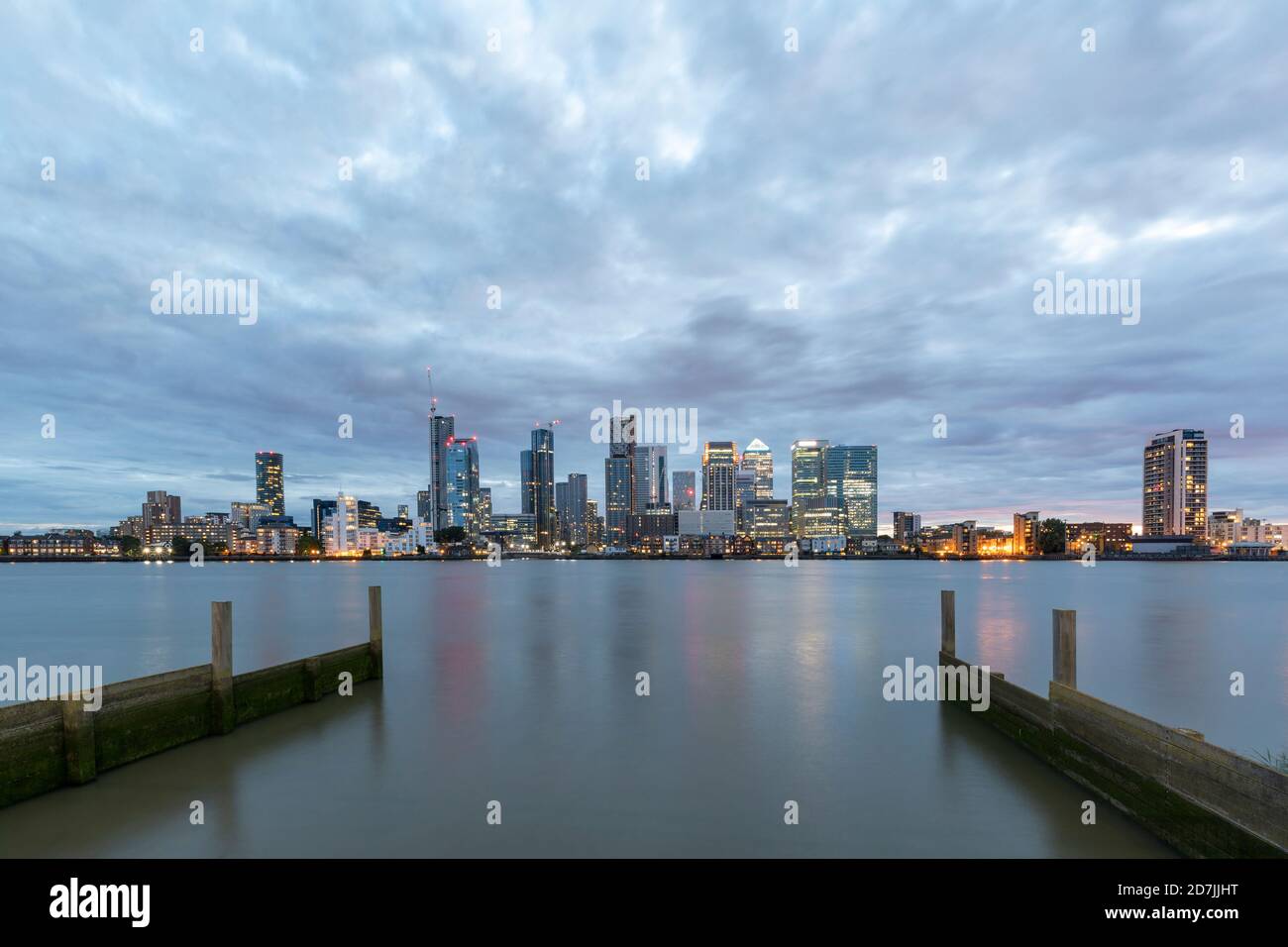 Water sky sky skyscrapers hi-res stock photography and images - Alamy