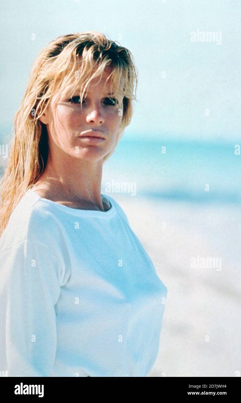 Kim Basinger Bond