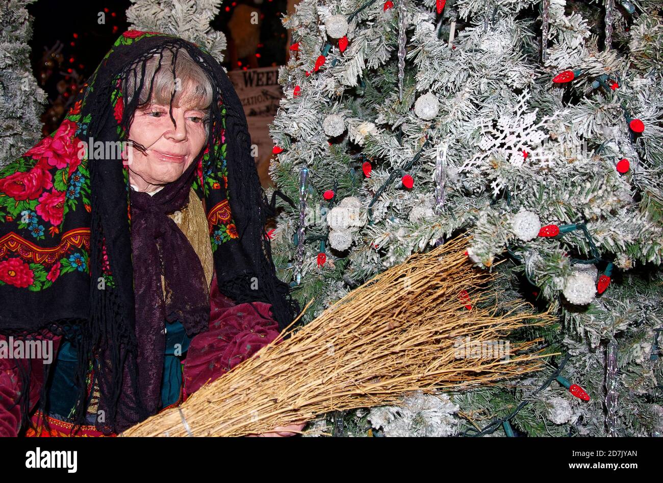 The Old Woman Befana / Befana, La Vecchia