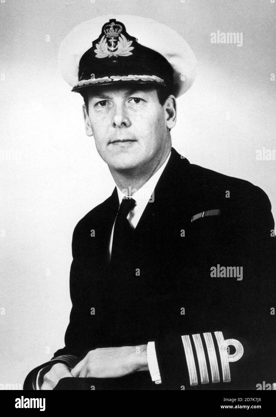 洋書 FOUR WEEKS IN MAY David Hart Dyke Title: 'Four Weeks in May: The Loss of ''HMS Coventry