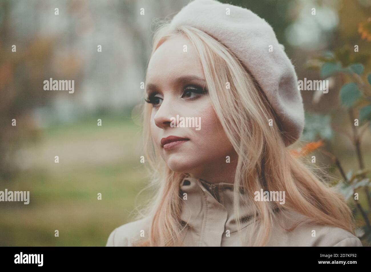Pretty woman in beret hi-res stock photography and images - Alamy