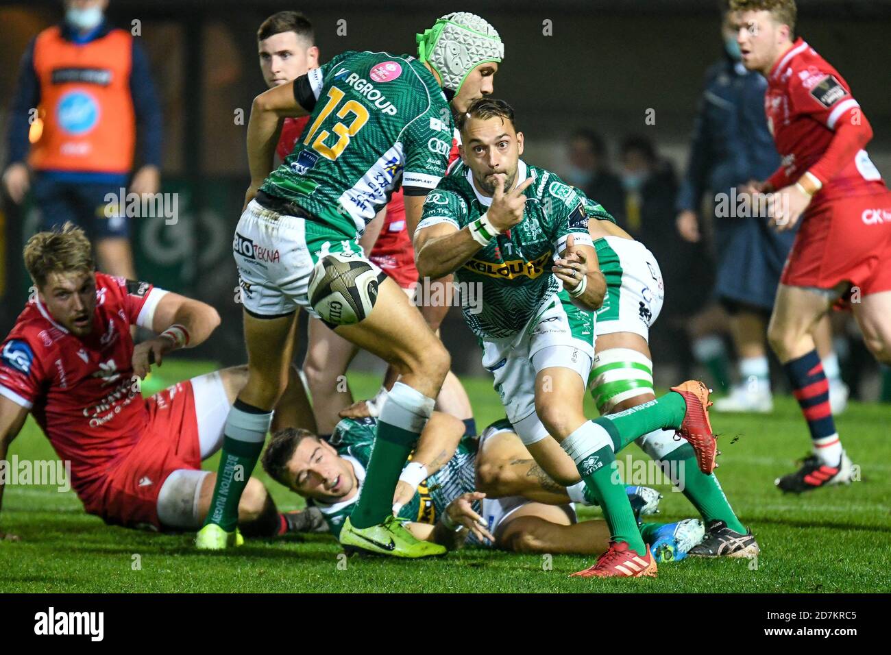 Stadio Comunale di Monigo, Treviso, Italy, 23 Oct 2020, Dewaldt Duvenage (Treviso) during Benetton Treviso vs Scarlets Rugby, Rugby Guinness Pro 14 match - Credit: LM/Ettore Griffoni/Alamy Live News Stock Photo
