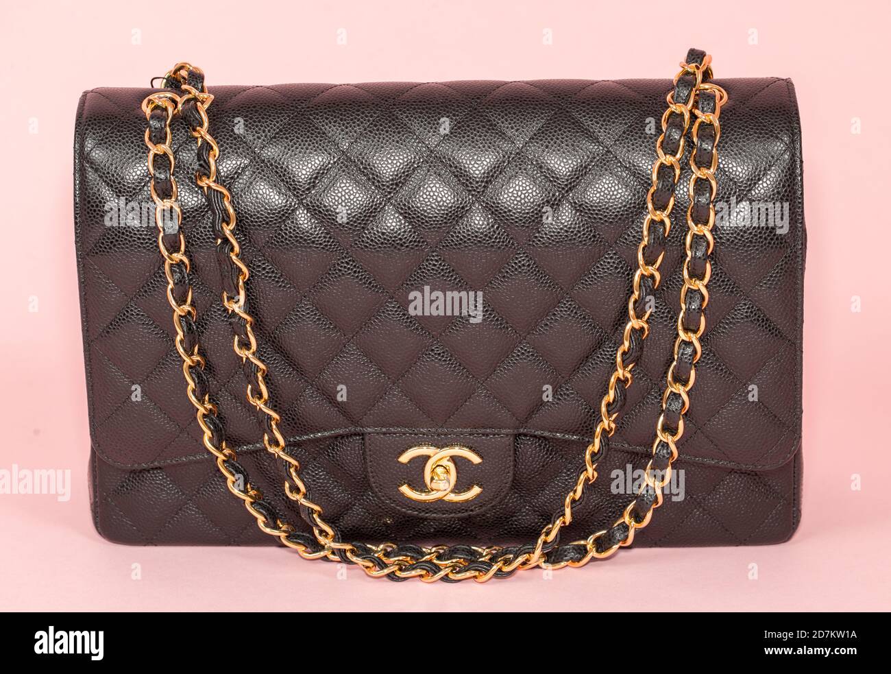 Chanel purse hi-res stock photography and images - Alamy