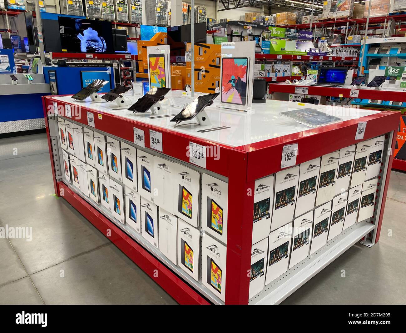 Sams club customer hi-res stock photography and images - Alamy