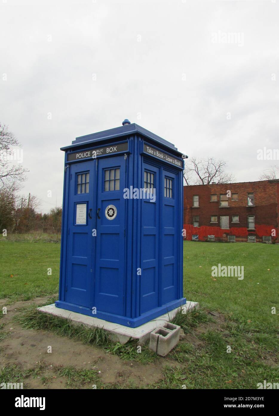 Doctor Who TARDIS police box in a park in Detroit Stock Photo