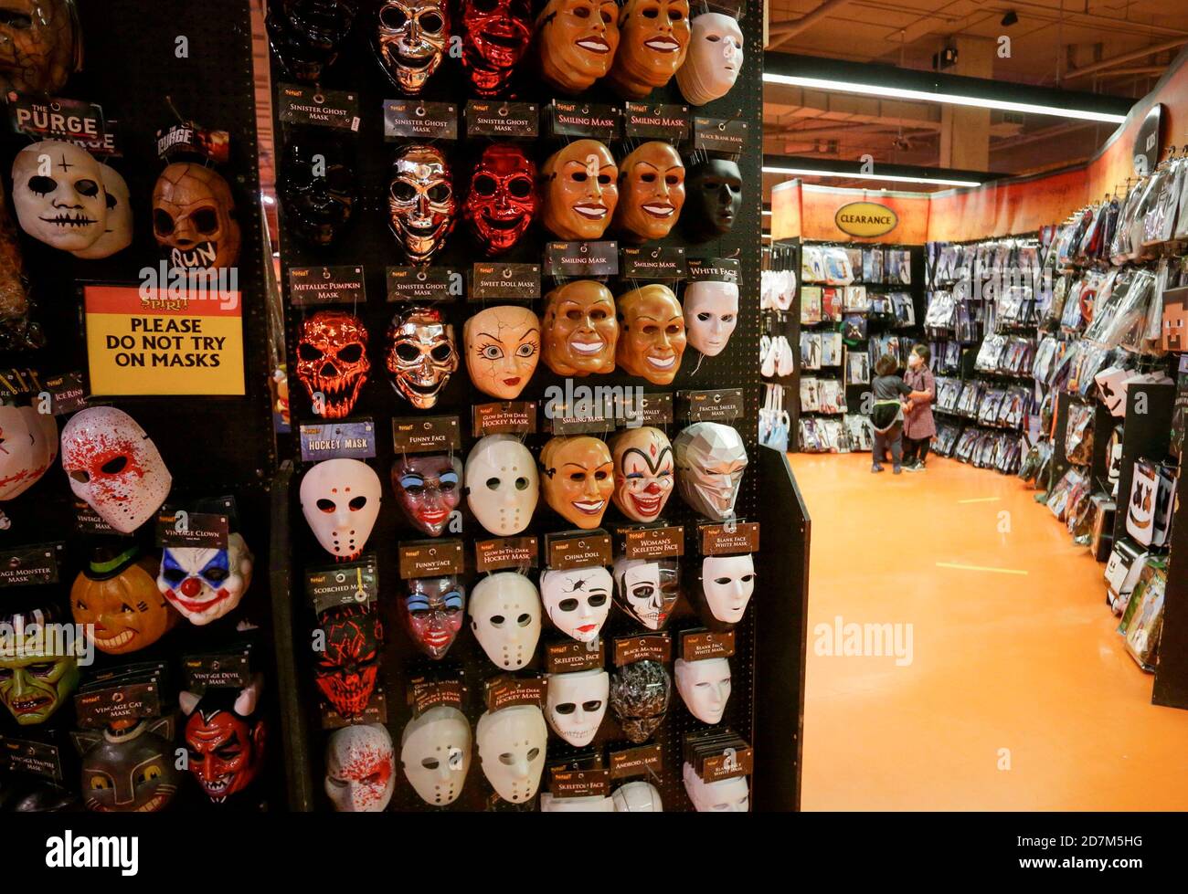 Halloween Costumes Shop High Resolution Stock Photography And Images Alamy