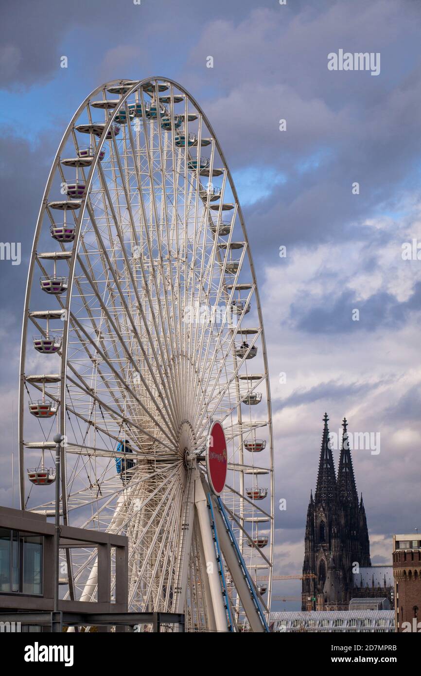 Europa Rad, 55 meters high ferris wheel in the Rheinau harbor at the  Chocolate Museum, the cathedral, Cologne, Germany. Europa Rad, 55 Meter  hohes Ri Stock Photo - Alamy