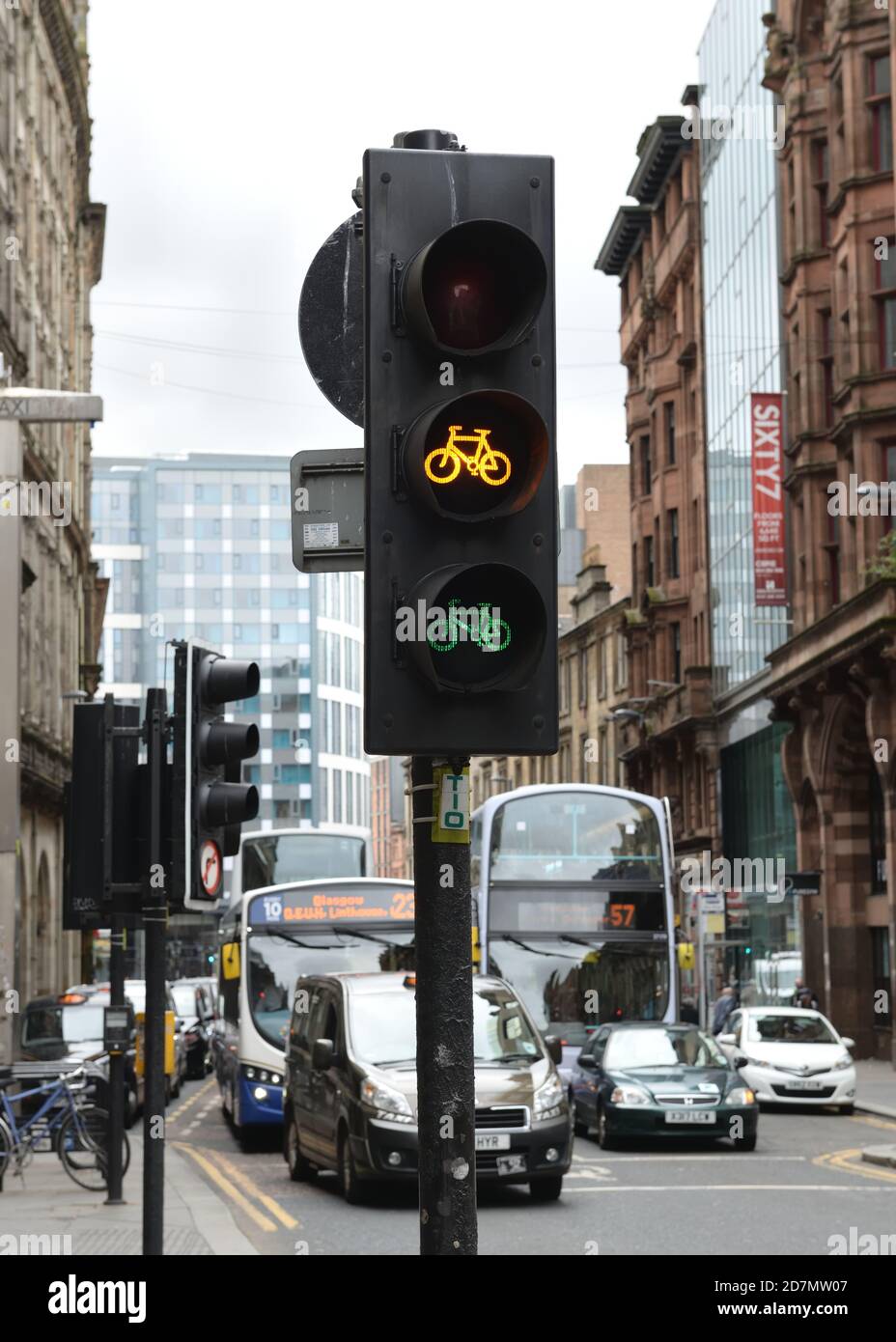 Traffic lights for cycle lane changing colour on Hope Street, Glasgow
