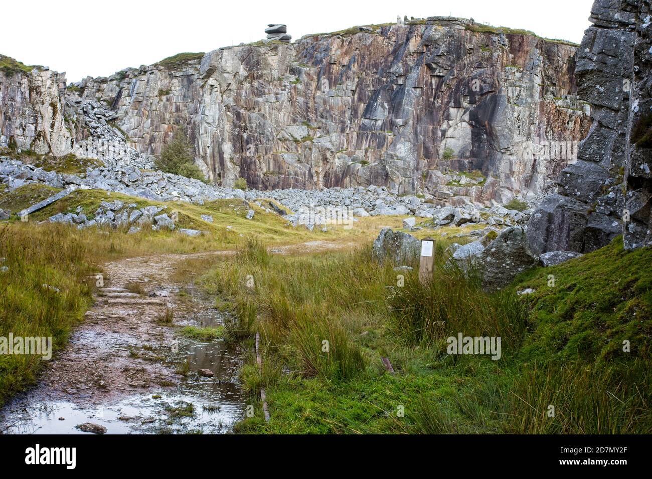 Disused quarry on Bodmin Moor, It was very wild and windy o…