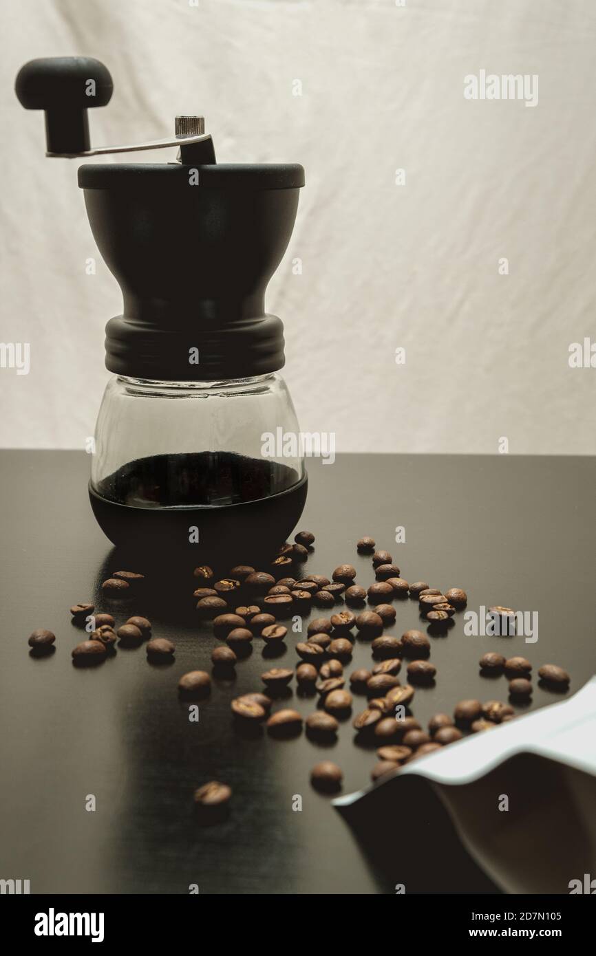 Manual pour over coffee maker hires stock photography and images Alamy
