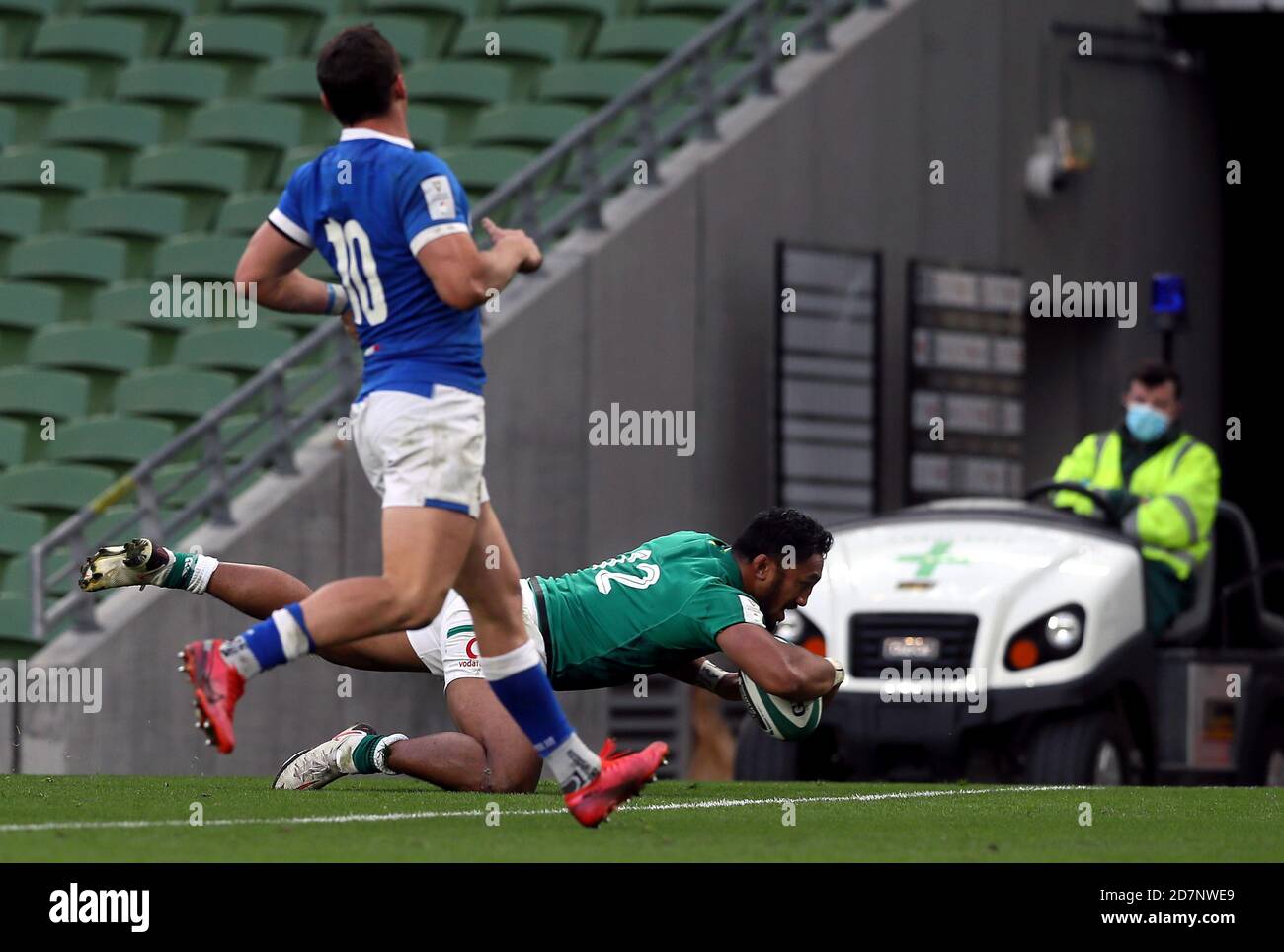 Irelands Bundee Aki scores his sides sixth try during the 6 Nations match at the Aviva Stadium, Dublin Stock Photo