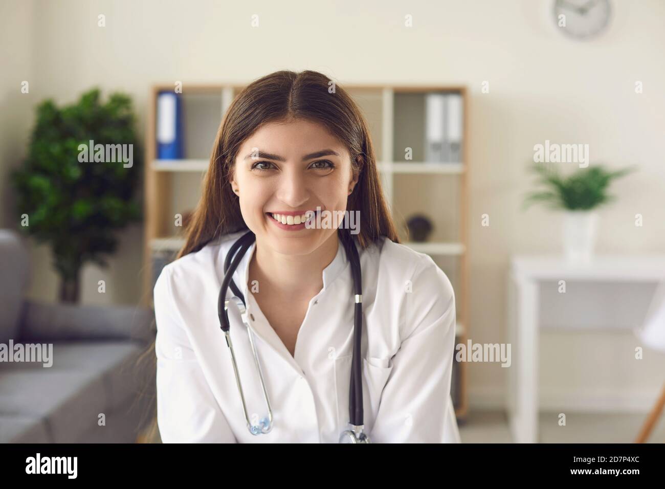 Doctor nurse looking camera hi-res stock photography and images - Alamy