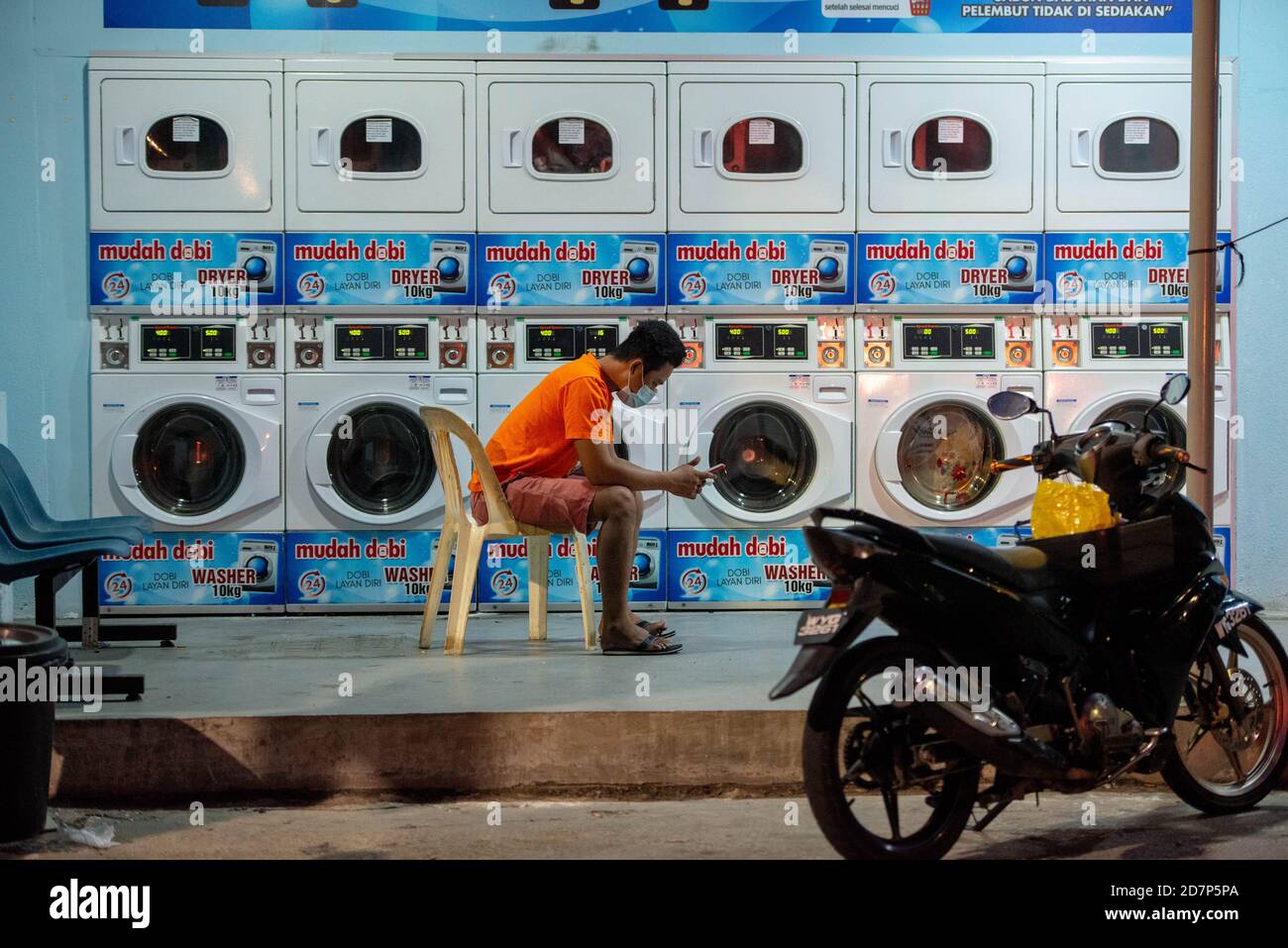 Laundry Shop High Resolution Photography and Images -