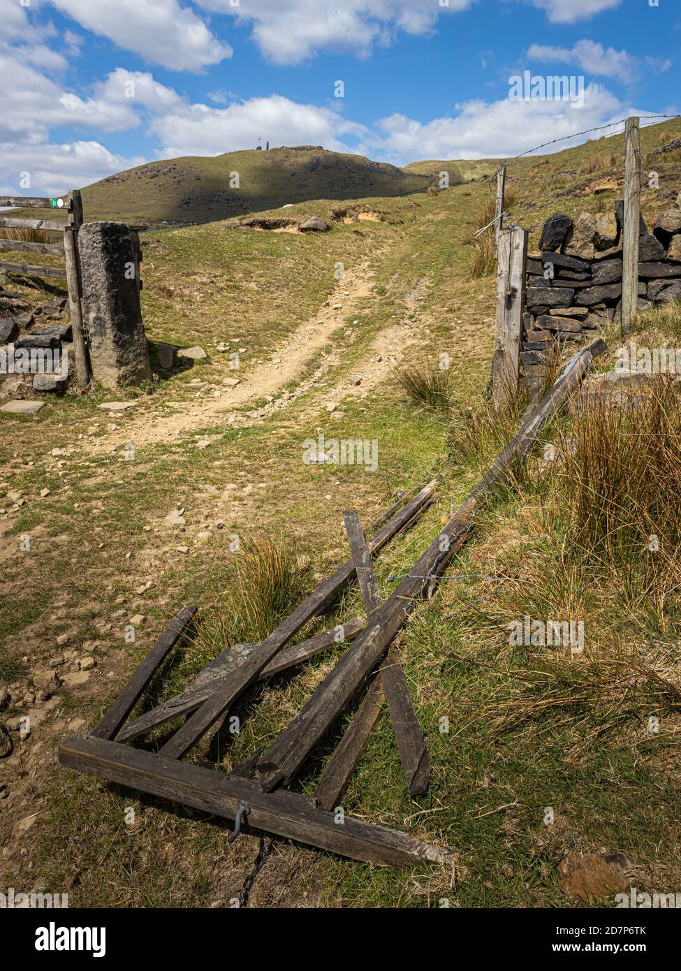 Pennines. Farm gate with view up Pots and Pans Hill, Greenfield