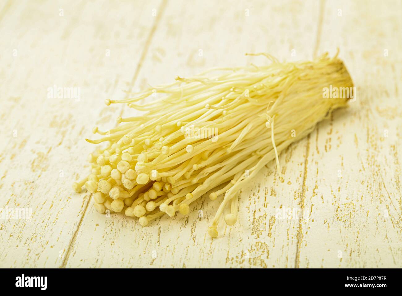 Superfood Raw Enoki mushrooms Asian cuisine Stock Photo Alamy