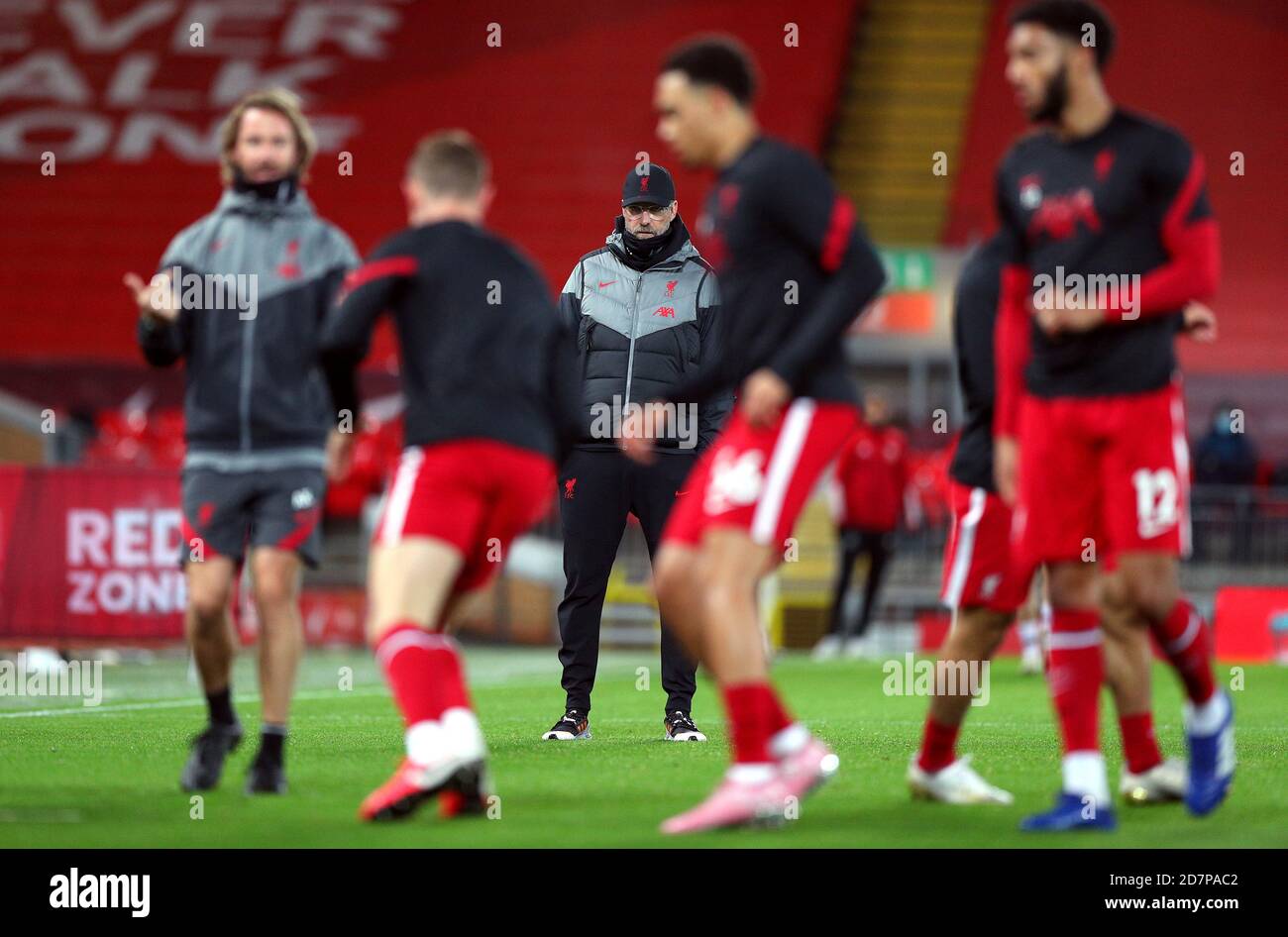 Liverpool manager Jurgen Klopp watches the warm up before the Premier