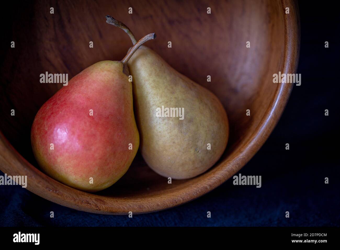 Comice pears hi-res stock photography and images - Alamy