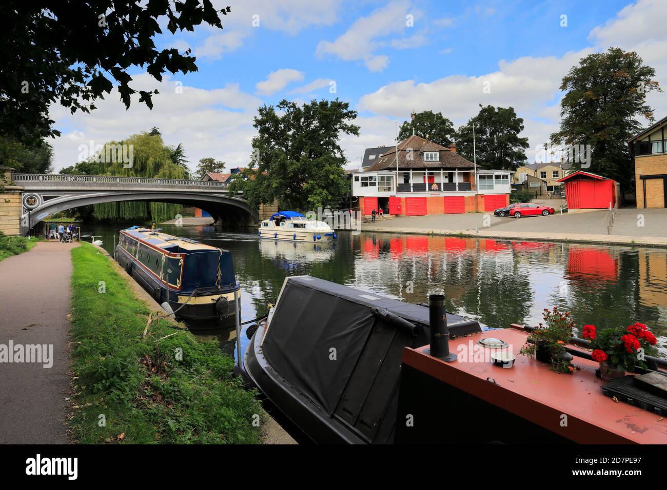 Boats along the river Cam, near Jesus locks, Cambridge City, Cambridgeshire, England, UK Stock Photo