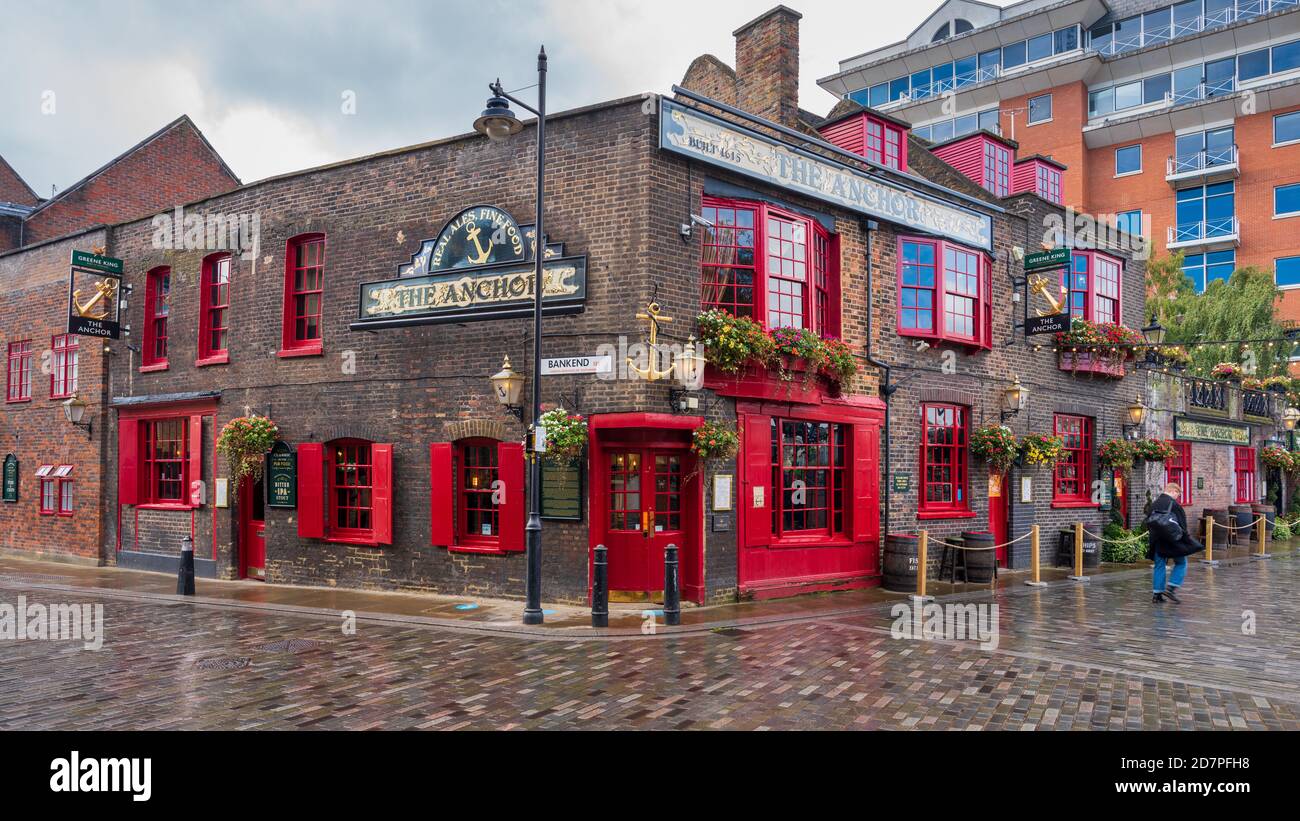 The Anchor Bankside Pub London Southbank. Historic pub, a tavern has stood here for over 800 years, the current building dates from 1676. Greene King. Stock Photo