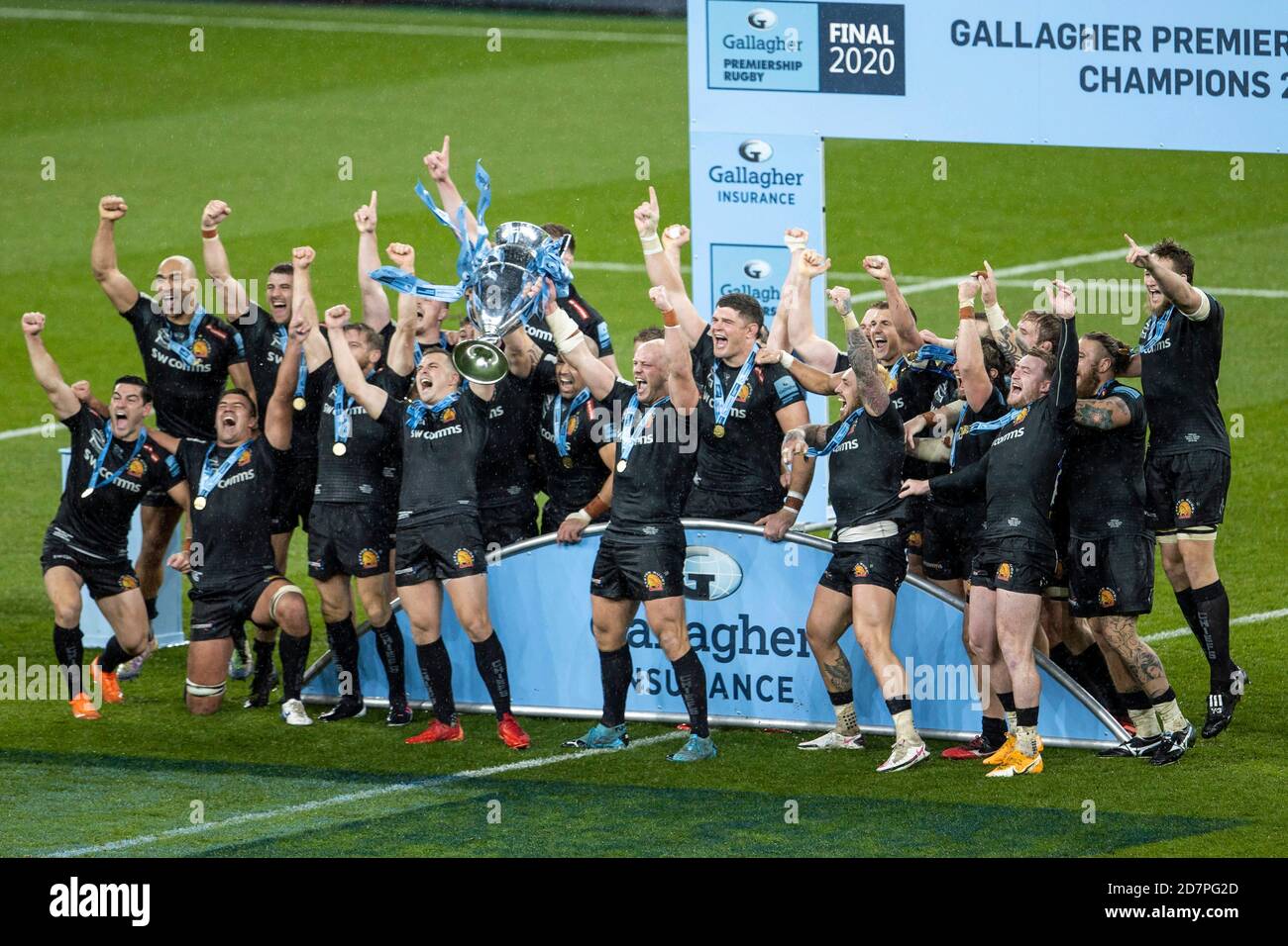 Twickenham, London, UK. 24th Oct, 2020. Gallagher Premiership Rugby Final, Exeter Chiefs versus Wasps; Exeter Chiefs celebrate with the trophy Credit: Action Plus Sports/Alamy Live News Stock Photo