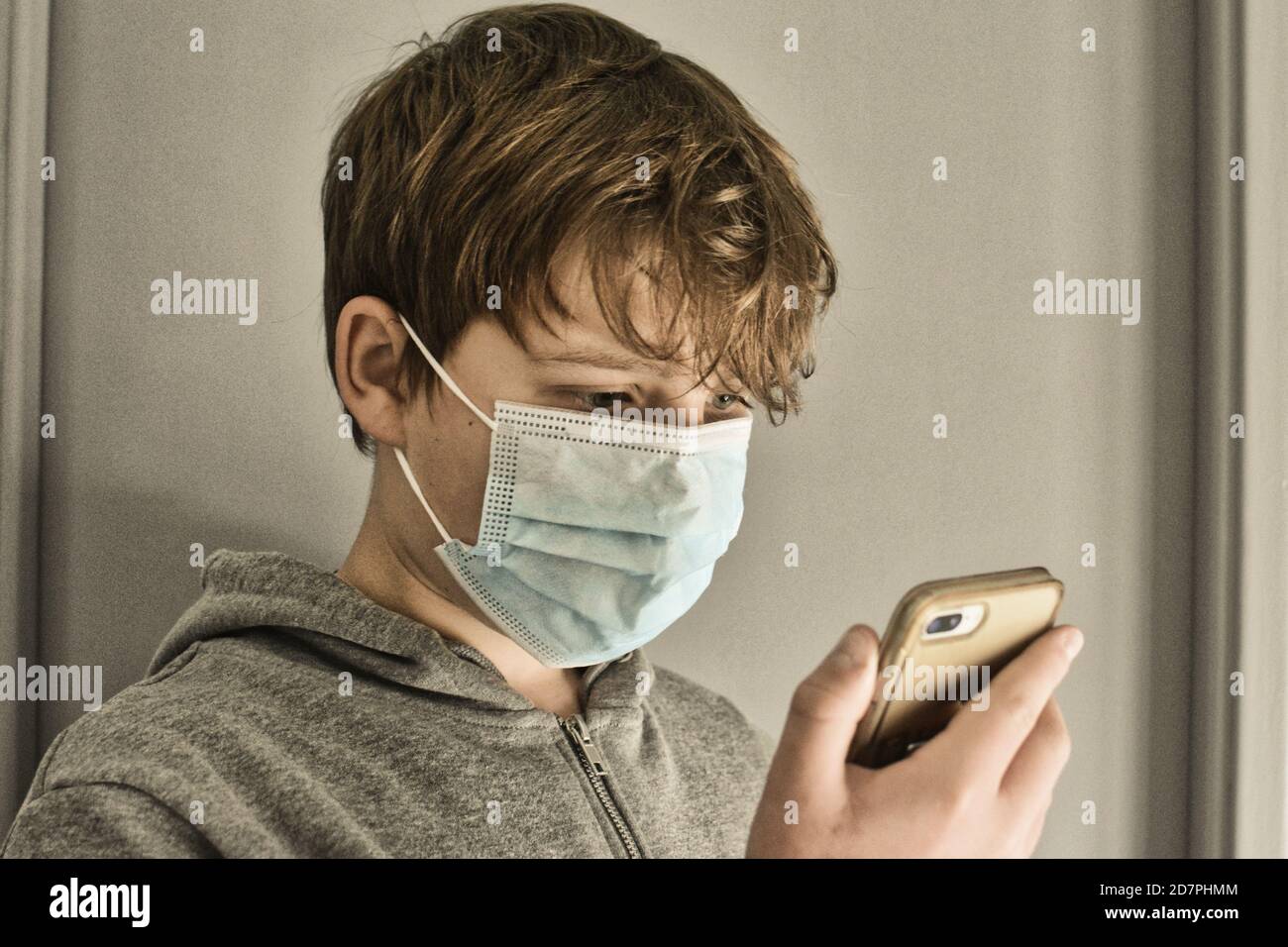 Teenage face mask school hi-res stock photography and images - Alamy