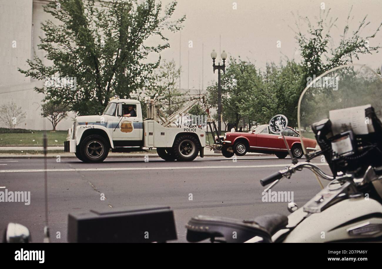 1970s tow away zone hi-res stock photography and images - Alamy