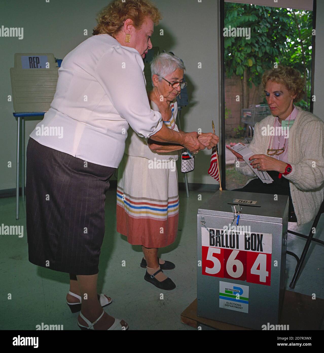 Cuban American senior voting in Miami, Florida 1988 Stock Photo