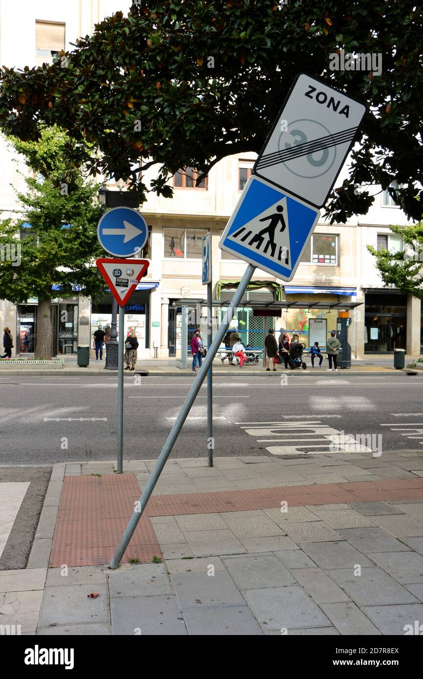 Street sign knocked over hires stock photography and images Alamy