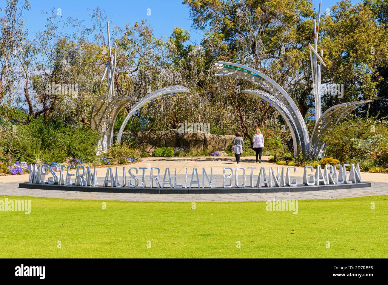 People walk through the entrance of the Western Australian Botanic Garden in Kings Park, Perth, Western Australia Stock Photo