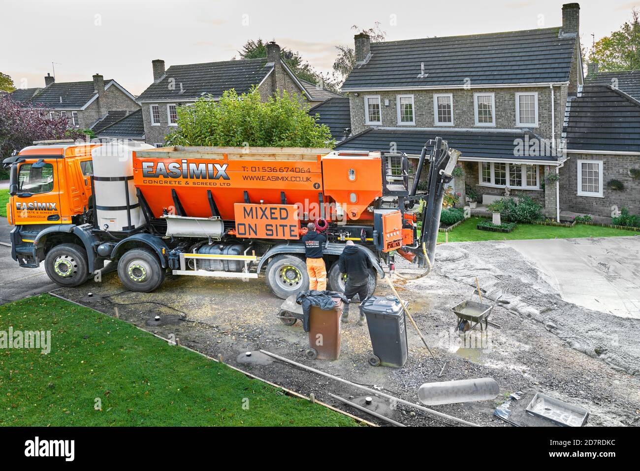 Ready mix concrete lorry hi-res stock photography and images - Alamy