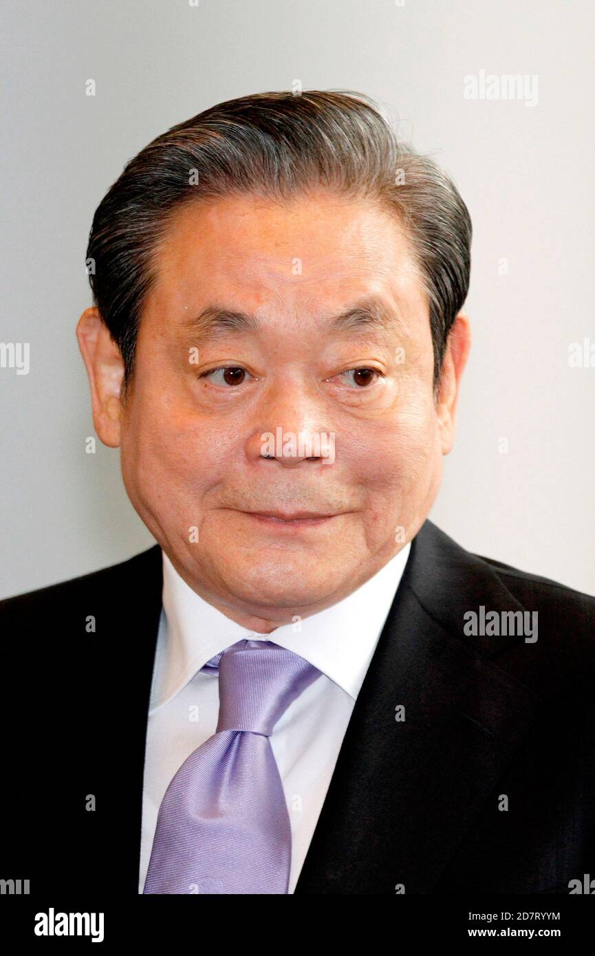 Lee Kun-Hee, Oct 25, 2020 : Chairman of Samsung Electronics Lee Kun-Hee is seen in this file photo taken in Seoul, South Korea. Lee died at a hospital in Seoul on October 25, 2020 at age 78. According to local media, he had been bedridden since May 2014 following a heart attack. Lee Kun-Hee officially inherited the Samsung chief in 1987 at the age of 45 when a founder of Samsung Group and his father Lee Byung-Chul passed away. Credit: Lee Jae-Won/AFLO/Alamy Live News Stock Photo