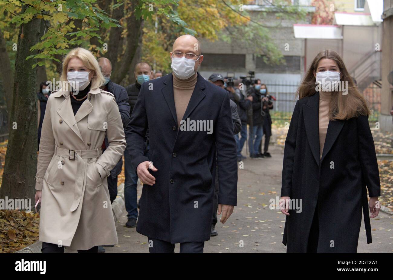 Non Exclusive: LVIV, UKRAINE - OCTOBER 25, 2020 - Prime Minister of Ukraine  Denys Shmyhal and his wife Kateryna Shmyhal (L) head for a polling station  Stock Photo - Alamy