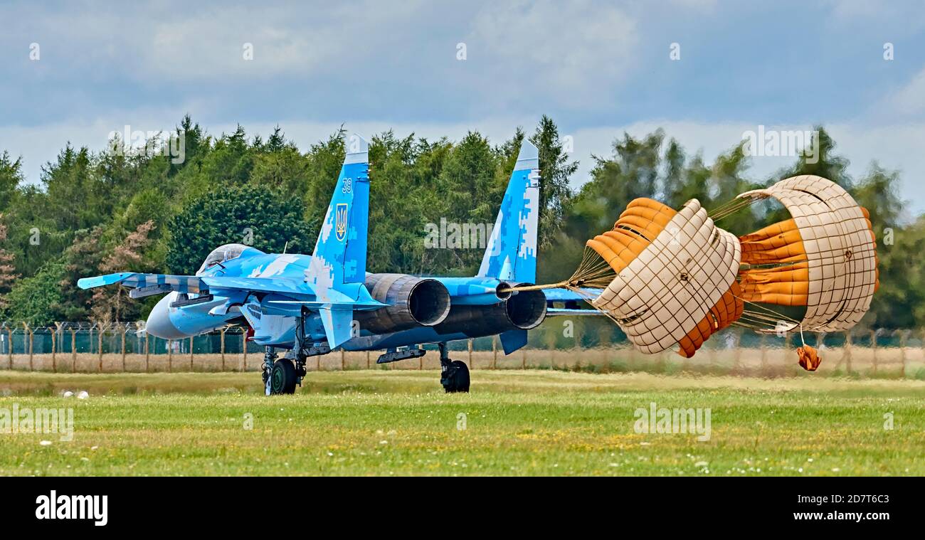 Ukrainian Air Force Sukhoi Su-27 (NATO reporting name: 'Flanker') landing with breaking parachutes at RIAT 2019 Stock Photo