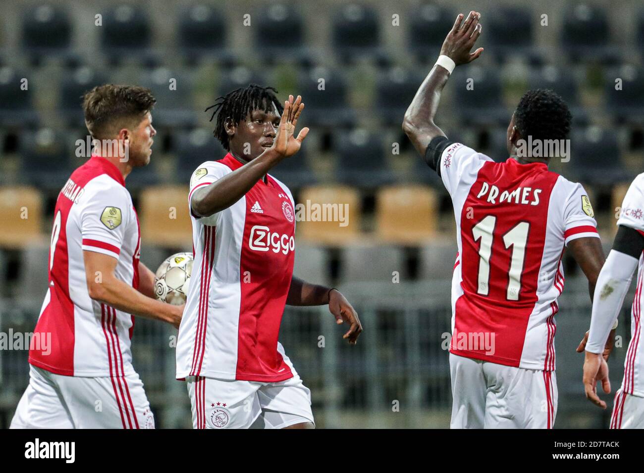 VENLO, NETHERLANDS - OCTOBER 24: Klaas-Jan Huntelaar of Ajax, celebrating  goal of Lassina Traore of Ajax, scoring this 5th goal in this match (0:13),  Quincy Promes of Ajax during the Dutch Eredivisie