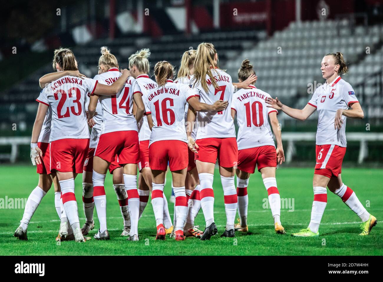 Poland women's football team celebrate a goal during the UEFA Women's EURO  2021 qualifying match between Poland and Azerbaijan at Polonia Stadium.  (Final score; Poland 3:0 Azerbaijan Stock Photo - Alamy