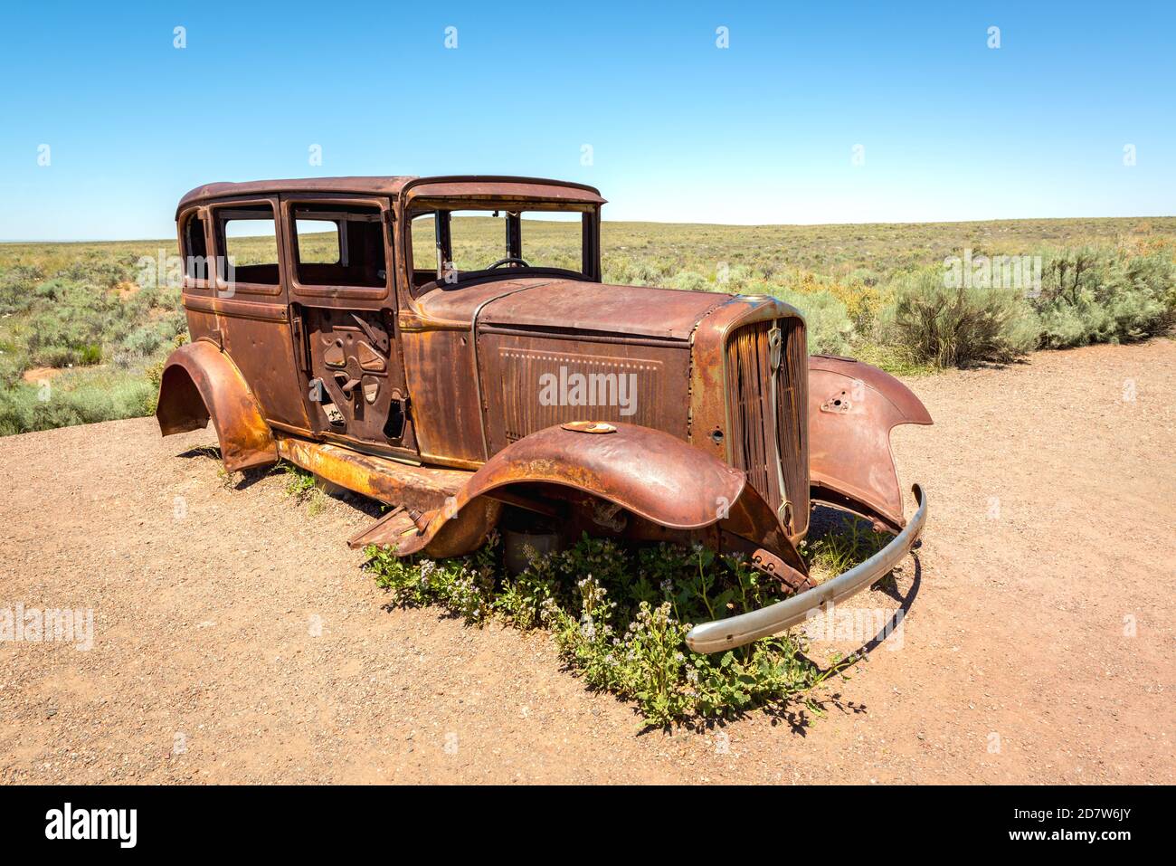 Abandoned Car in Arizona Desert Stock Photo - Alamy