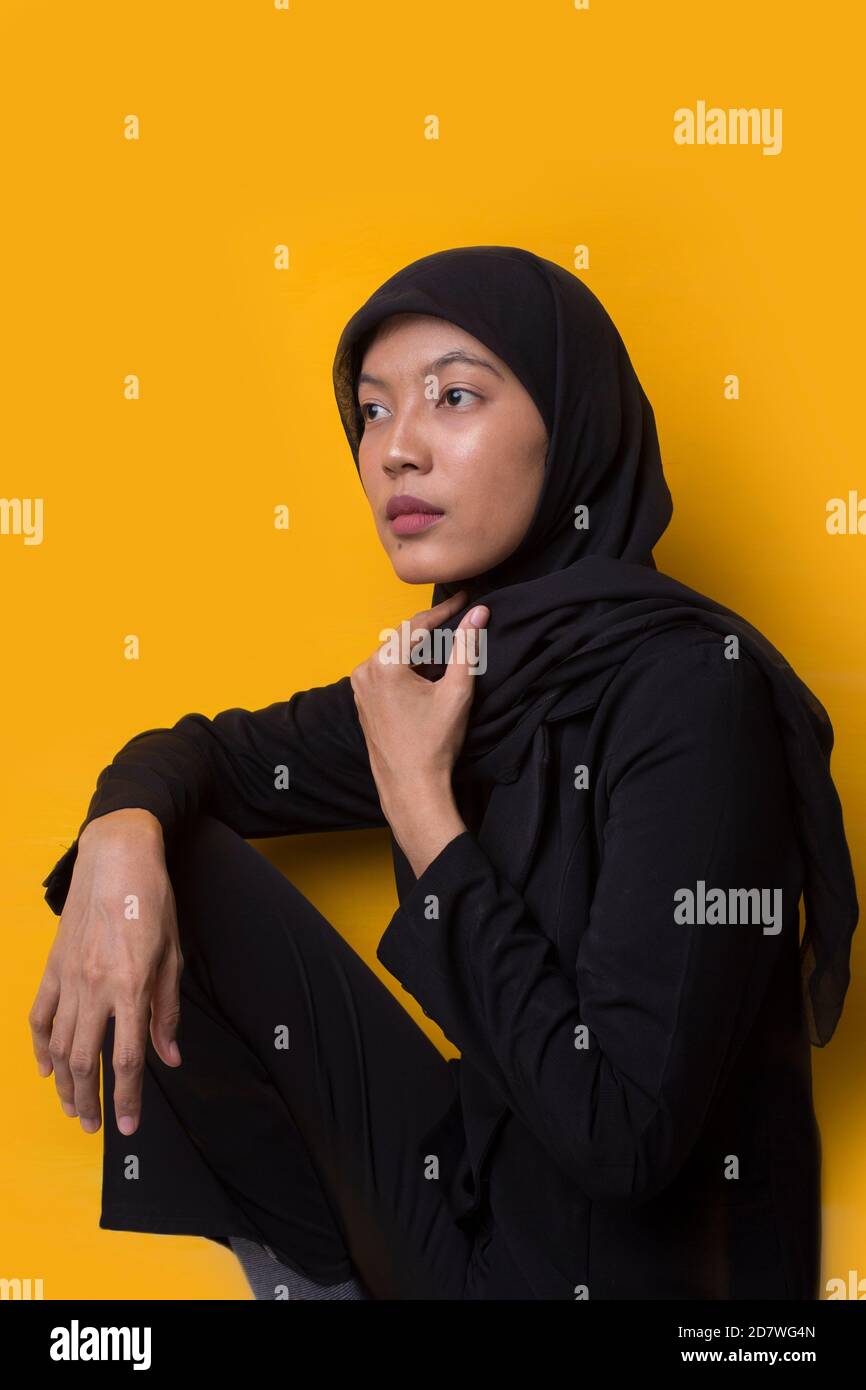 Fashion portrait model of young beautiful muslim woman wearing hijab ...