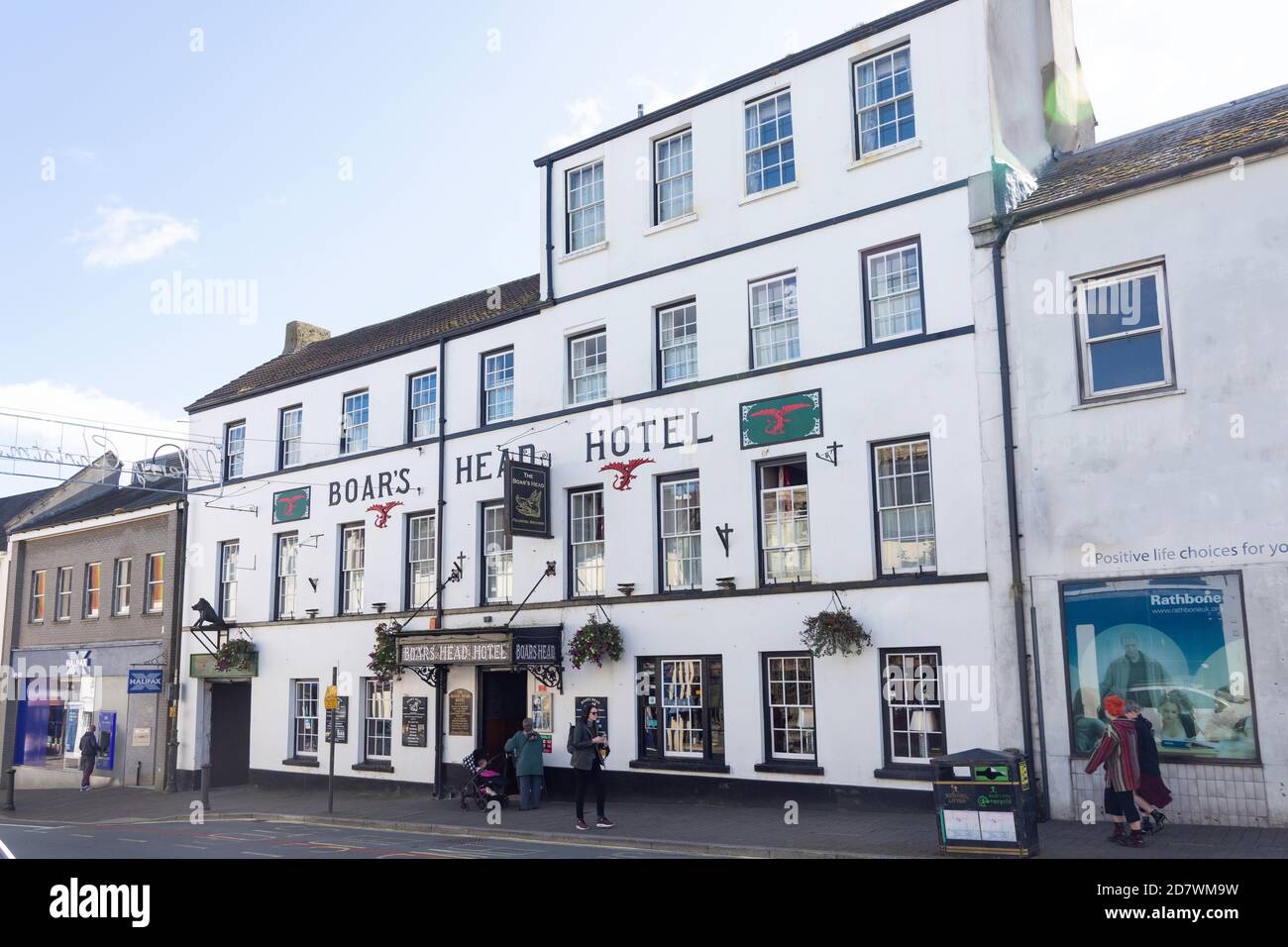 17th century Boar's Head Hotel, Lammas Street, Carmarthen (Caerfyrddin), Carmarthenshire (Sir Gaerfyrddin), Wales, United Kingdom Stock Photo