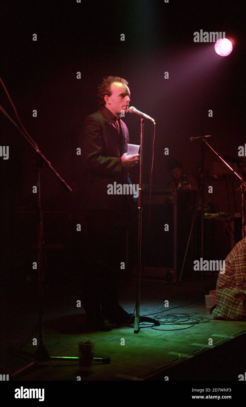Ted Chippington performing at Bedford Boys Club in the 1980s. Stock Photo