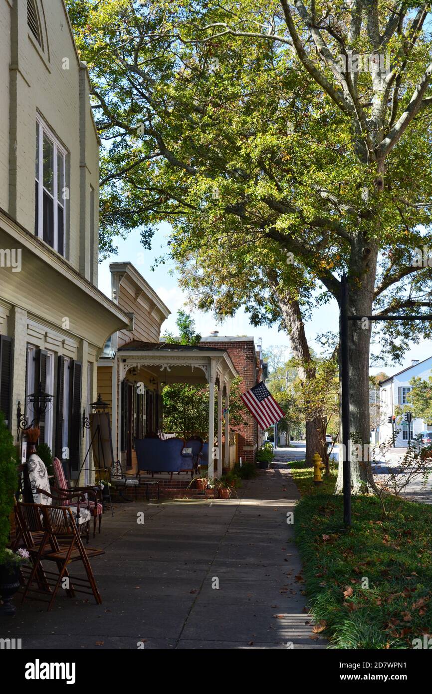 Businesses along a side street in downtown Edenton, North Carolina